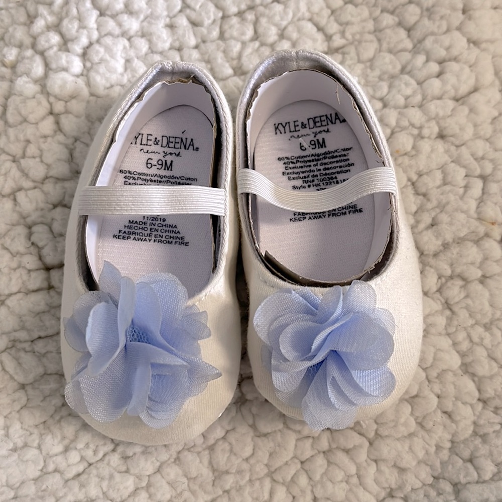 Kyle & Deena White with Blue Rosette Elastic Brand New Baby Girl Shoes 6-9 Month